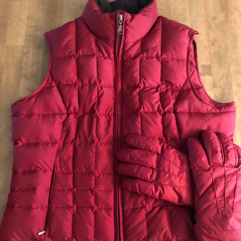 Eddie Bauer Quilted Vest with Matching Gloves
